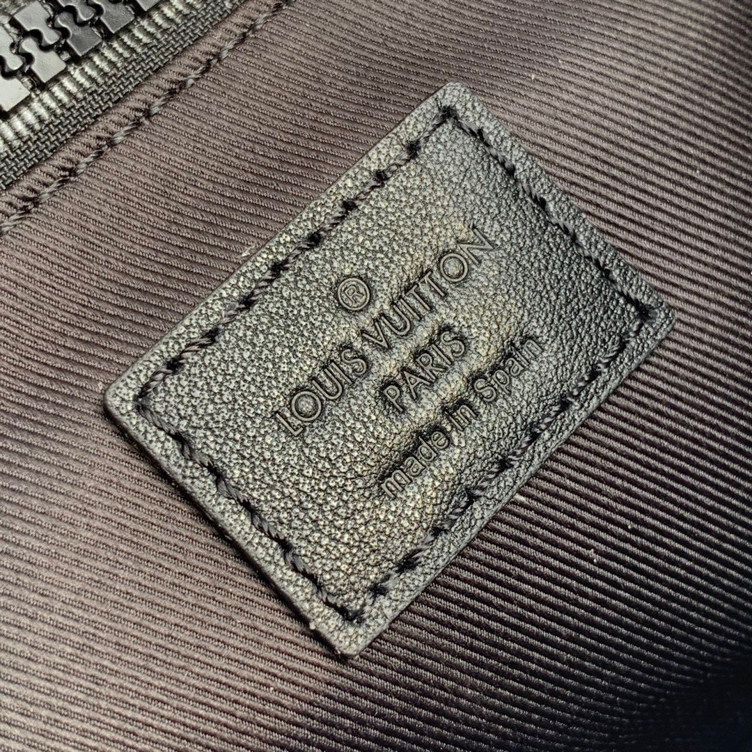 LOU S LOCK SLING BAG