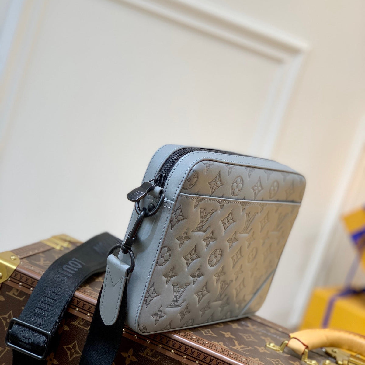 LOU DUO MESSENGER BAG