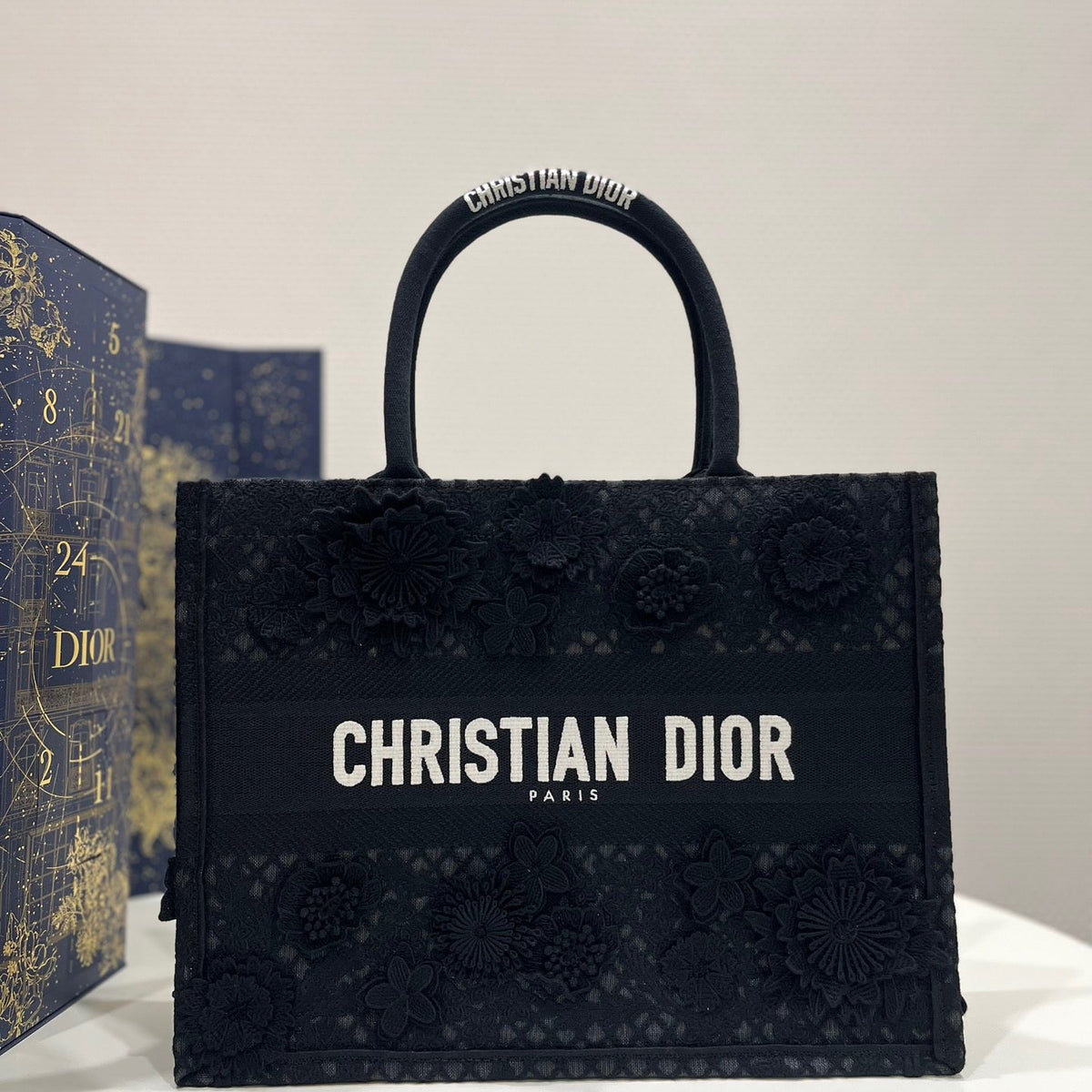 CD MEDIUM BOOK TOTE BAG