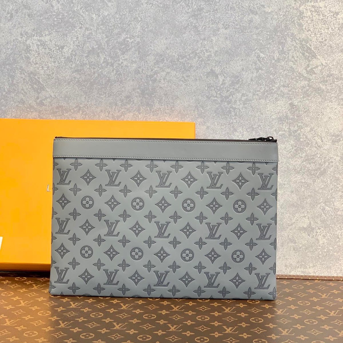 LOU DISCOVERY POCHETTE