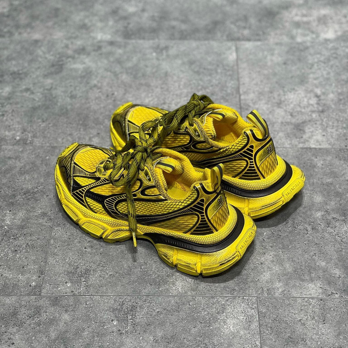 BAL 3XL TRAINERS
