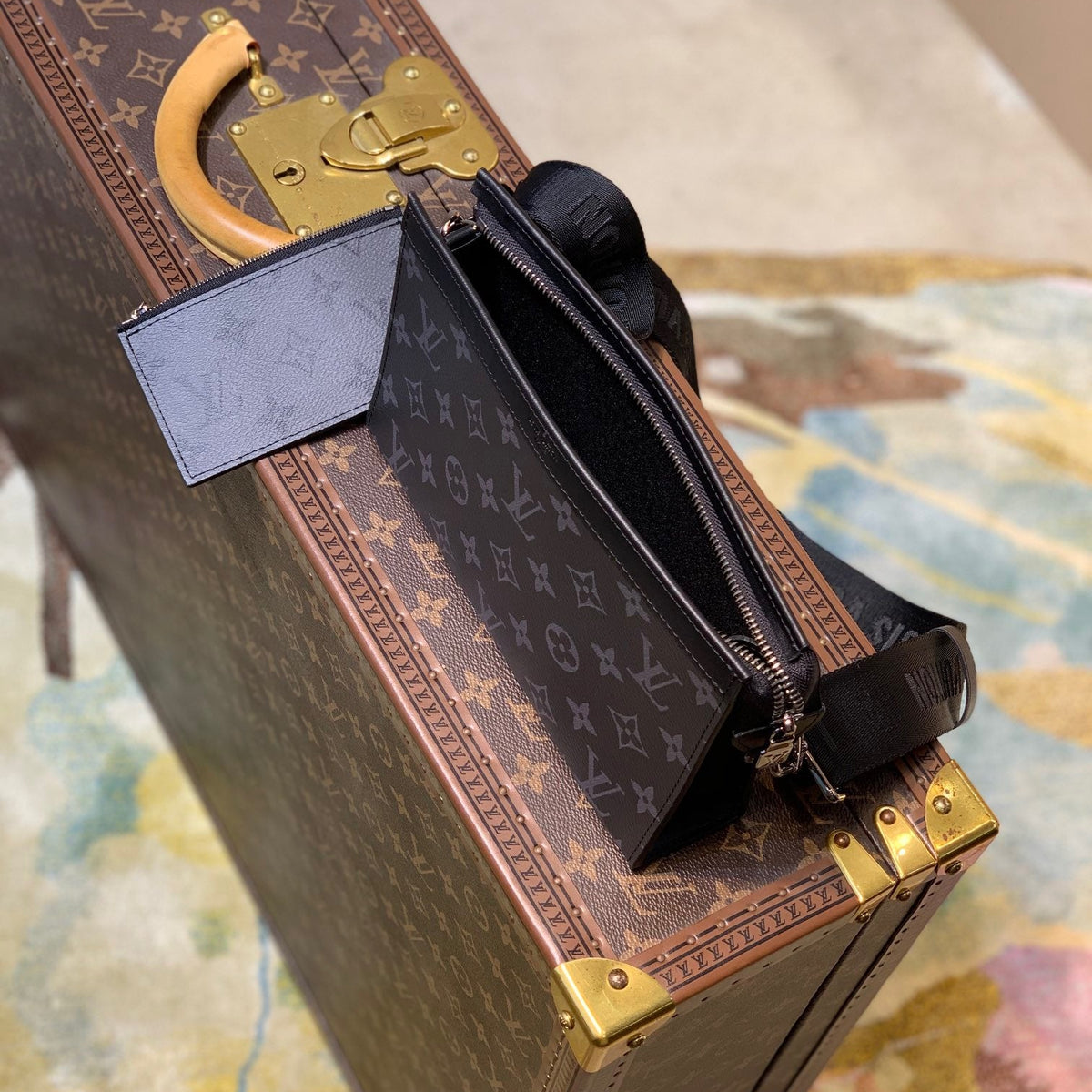 LOU GASTON WEARABLE WALLET