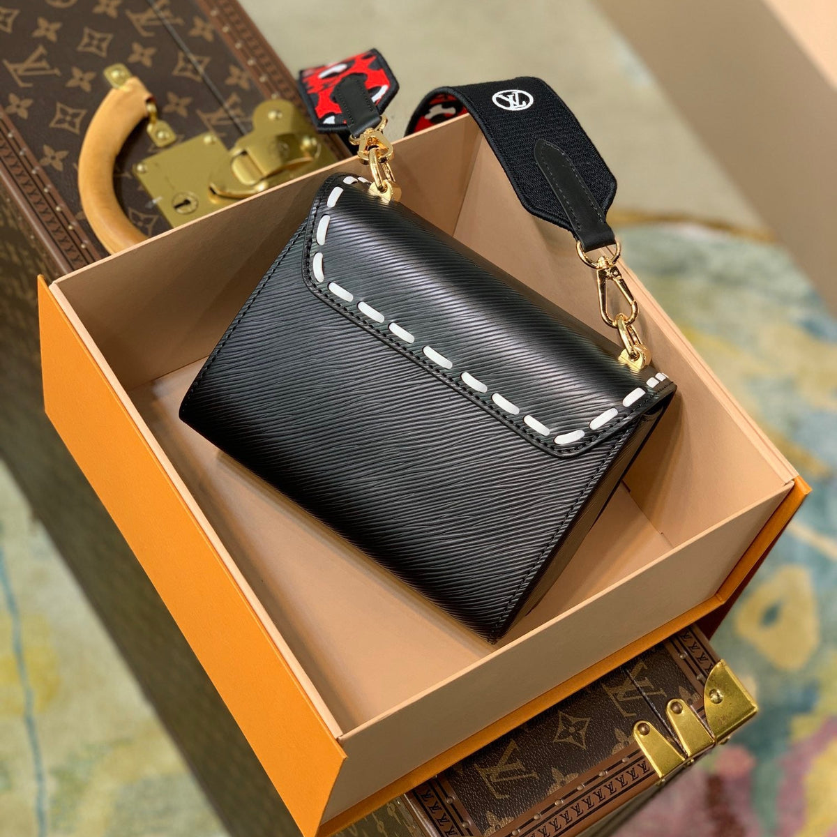 LOU TWIST PM BAG