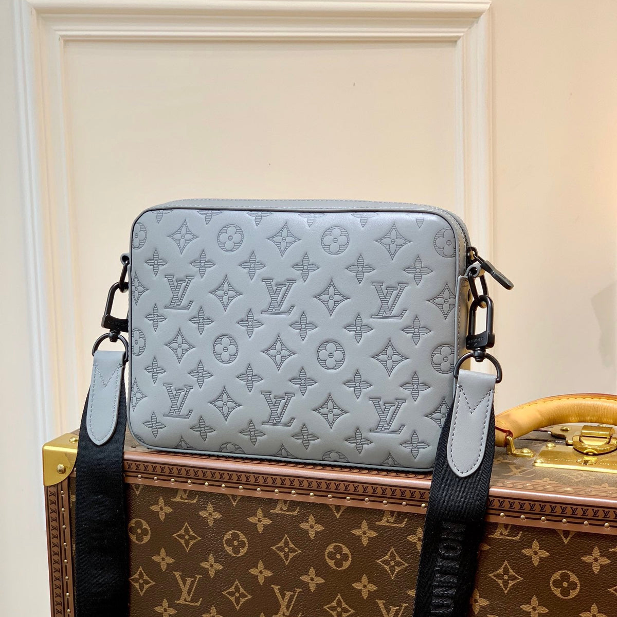 LOU DUO MESSENGER BAG