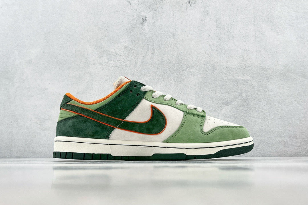 DUNK LOW x OTOMO KATUSHIRO