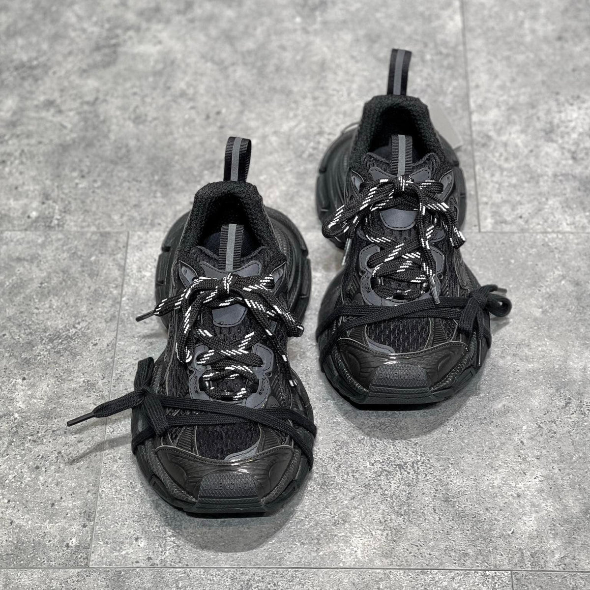 BAL 3XL TRAINERS