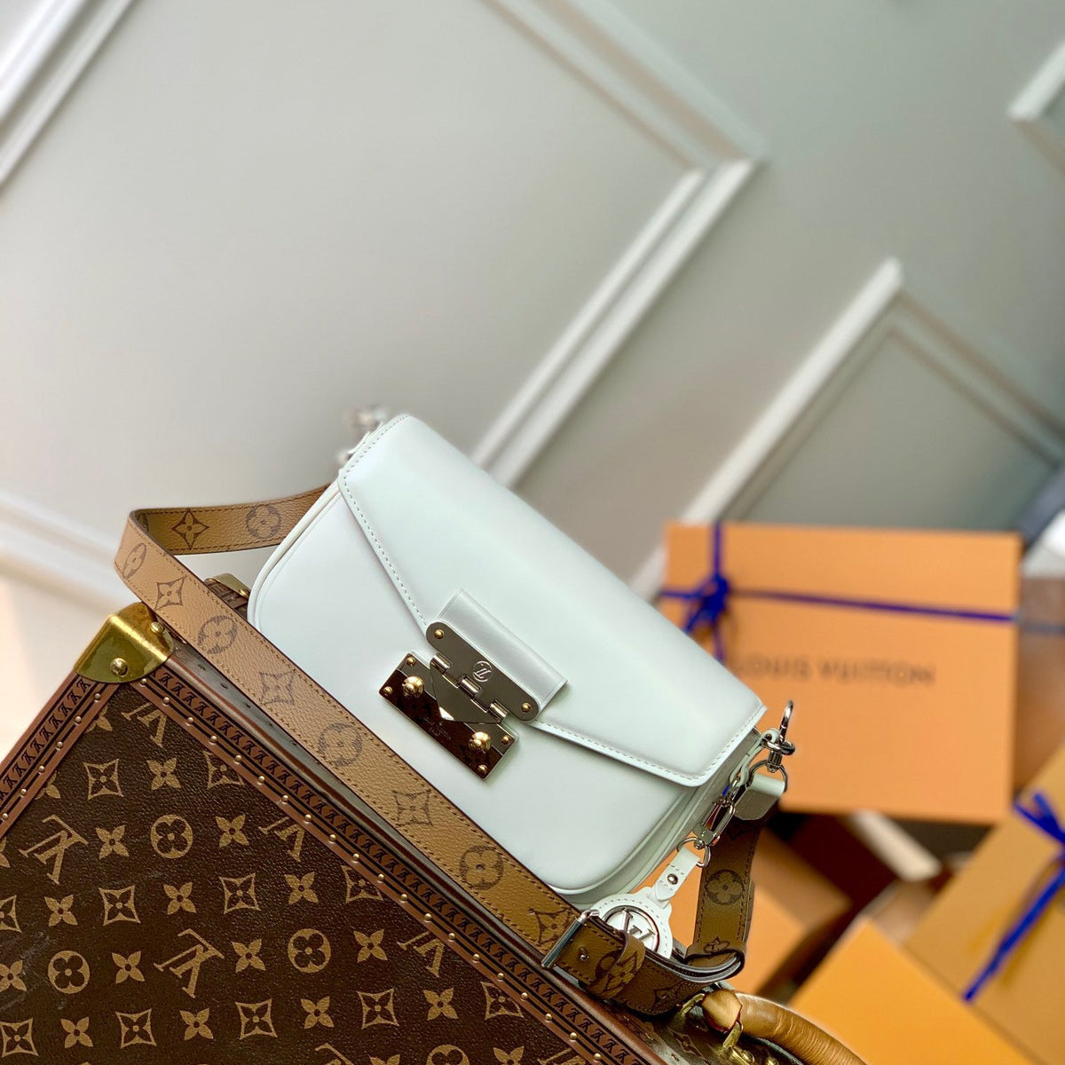 LOU SWING BAG
