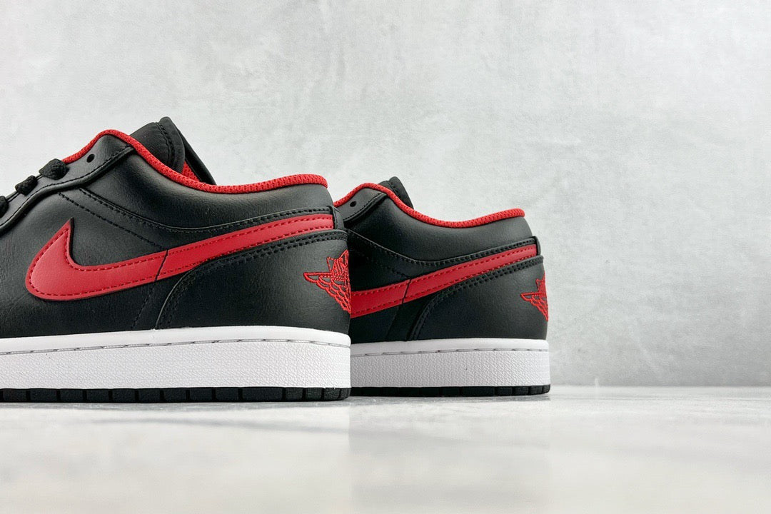 JORDAN 1 LOW WHITE TOE