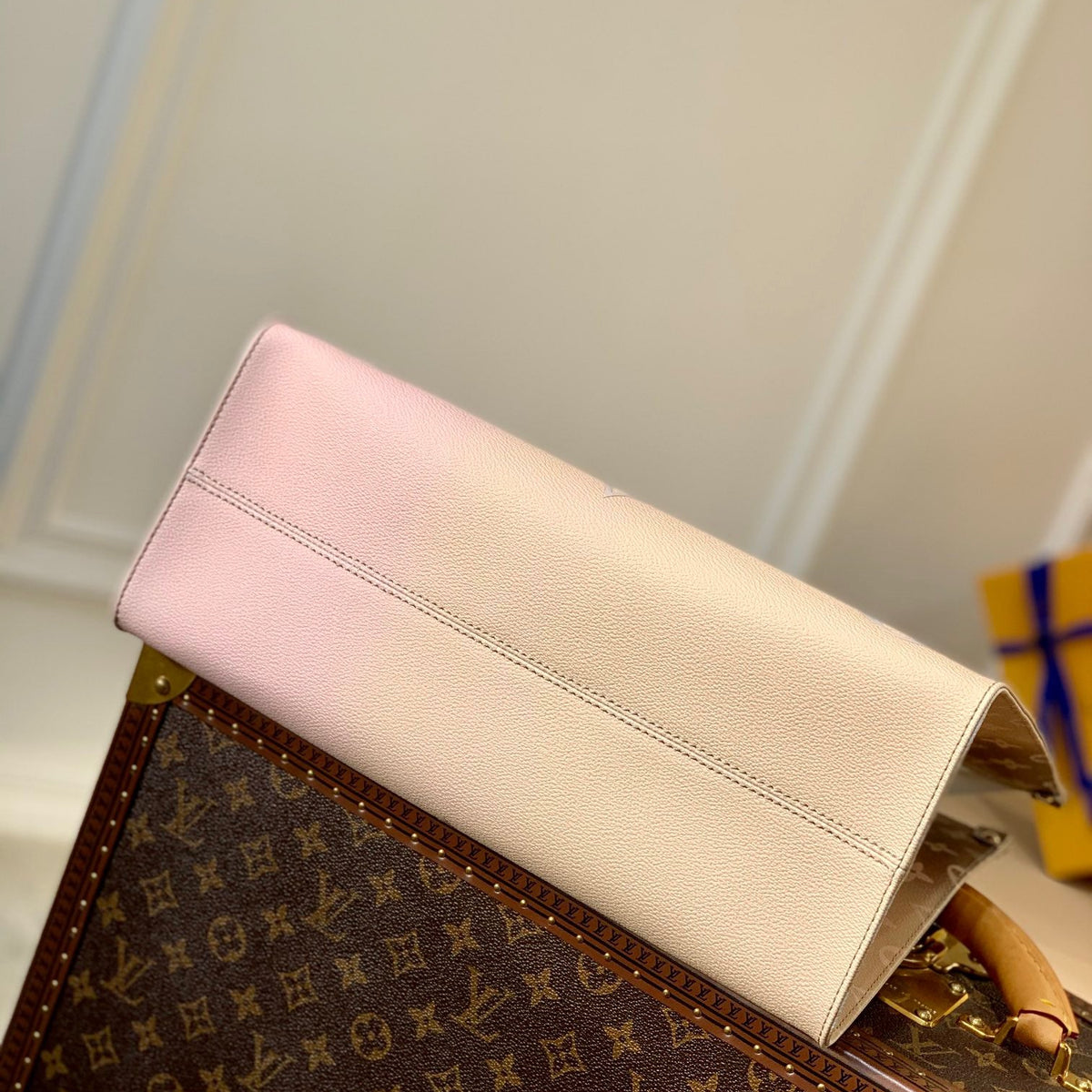 LOU ONTHEGO PM TOTE BAG