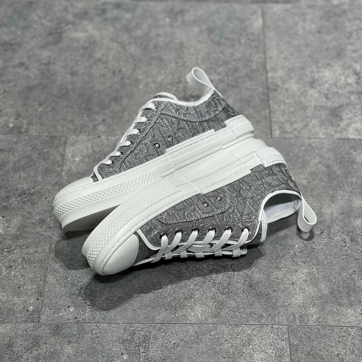 CD B23 SNEAKERS