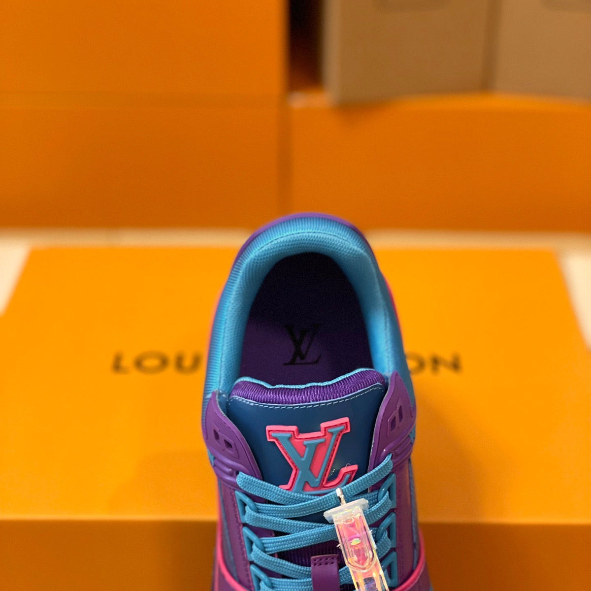 LOU TRAINERS