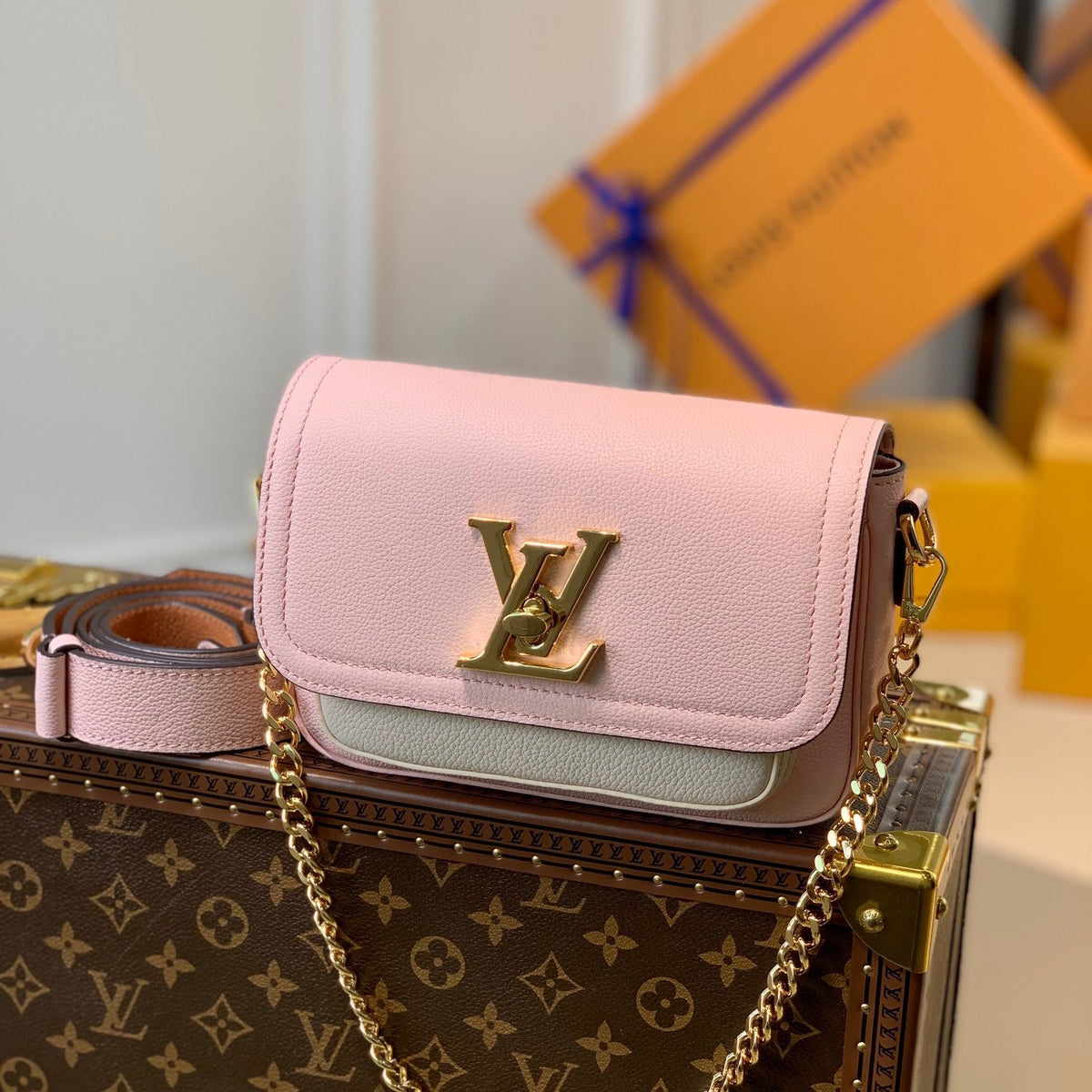 LOU LOCKME TENDER BAG