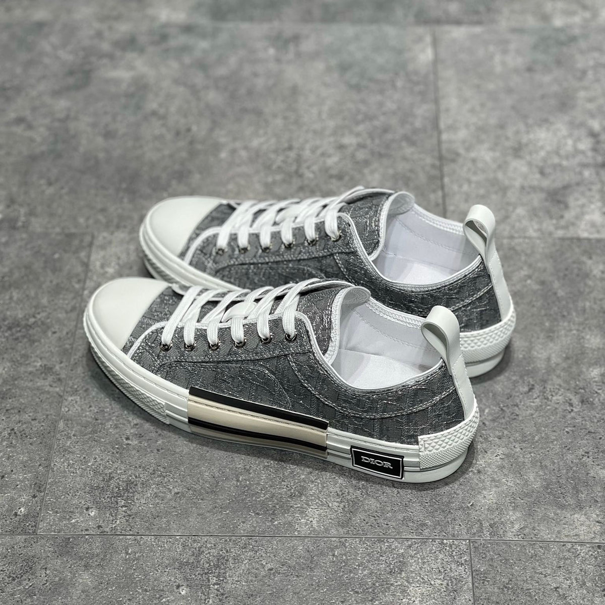 CD B23 SNEAKERS