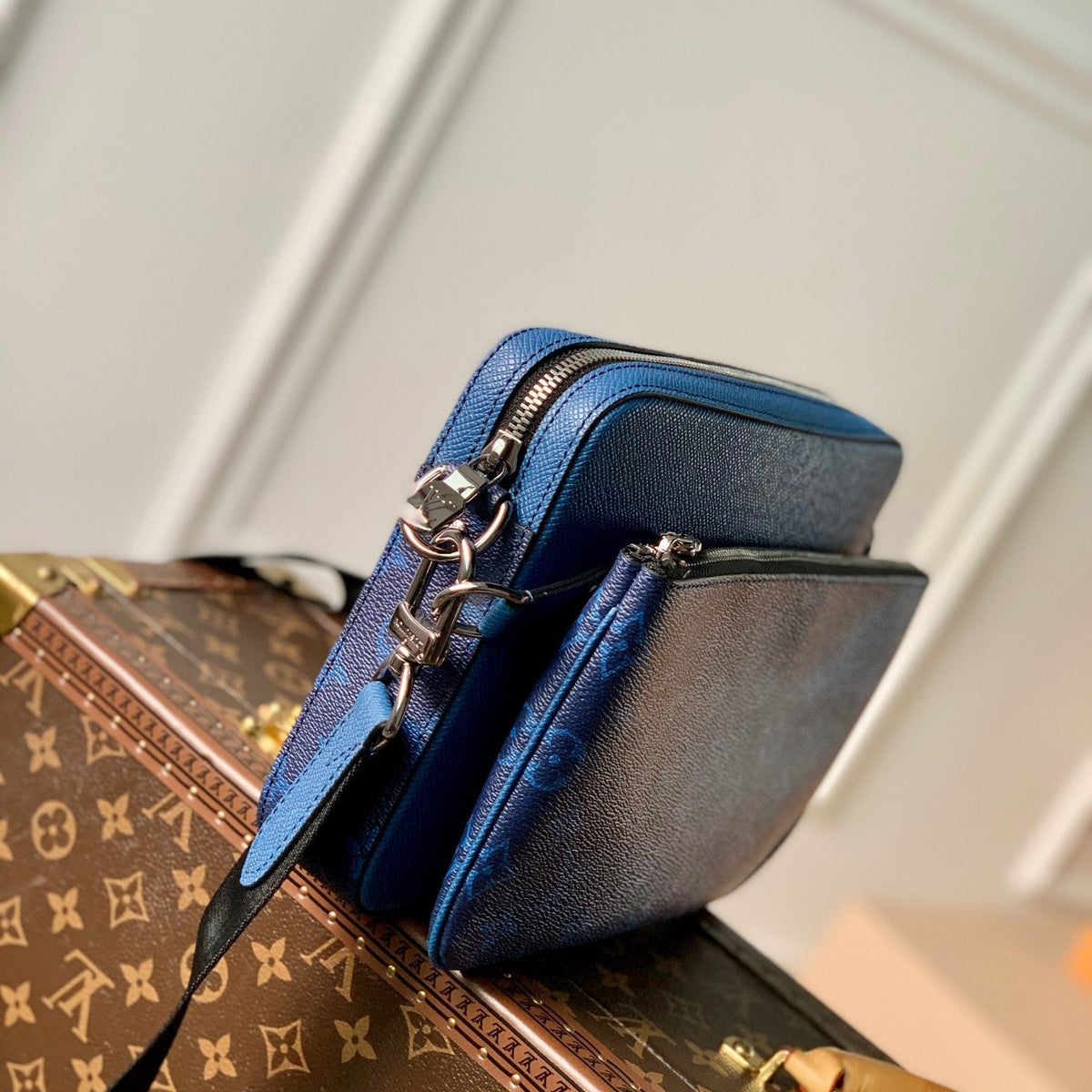 LOU TRIO MESSENGER BAG