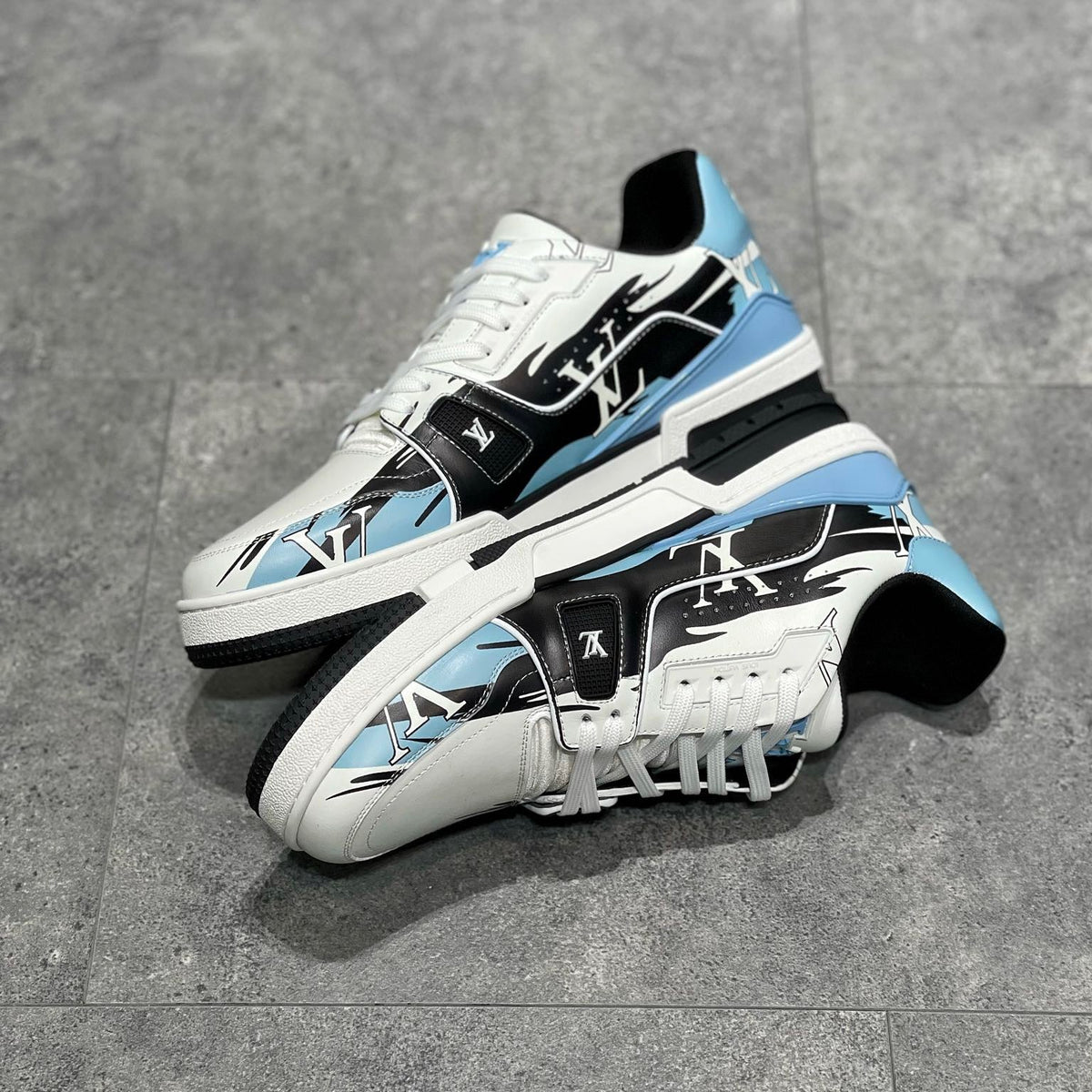 LOU TRAINERS