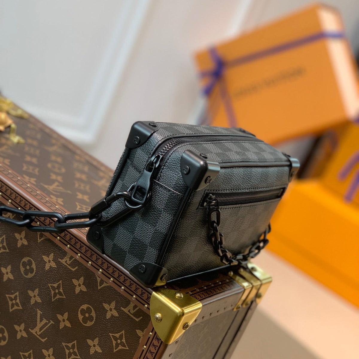 LOU SOFT TRUNK BAG
