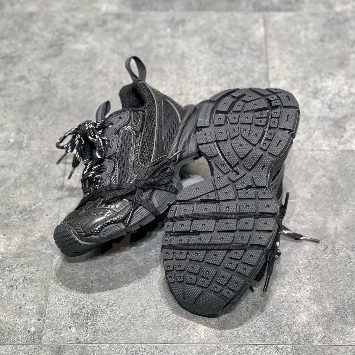 BAL 3XL TRAINERS