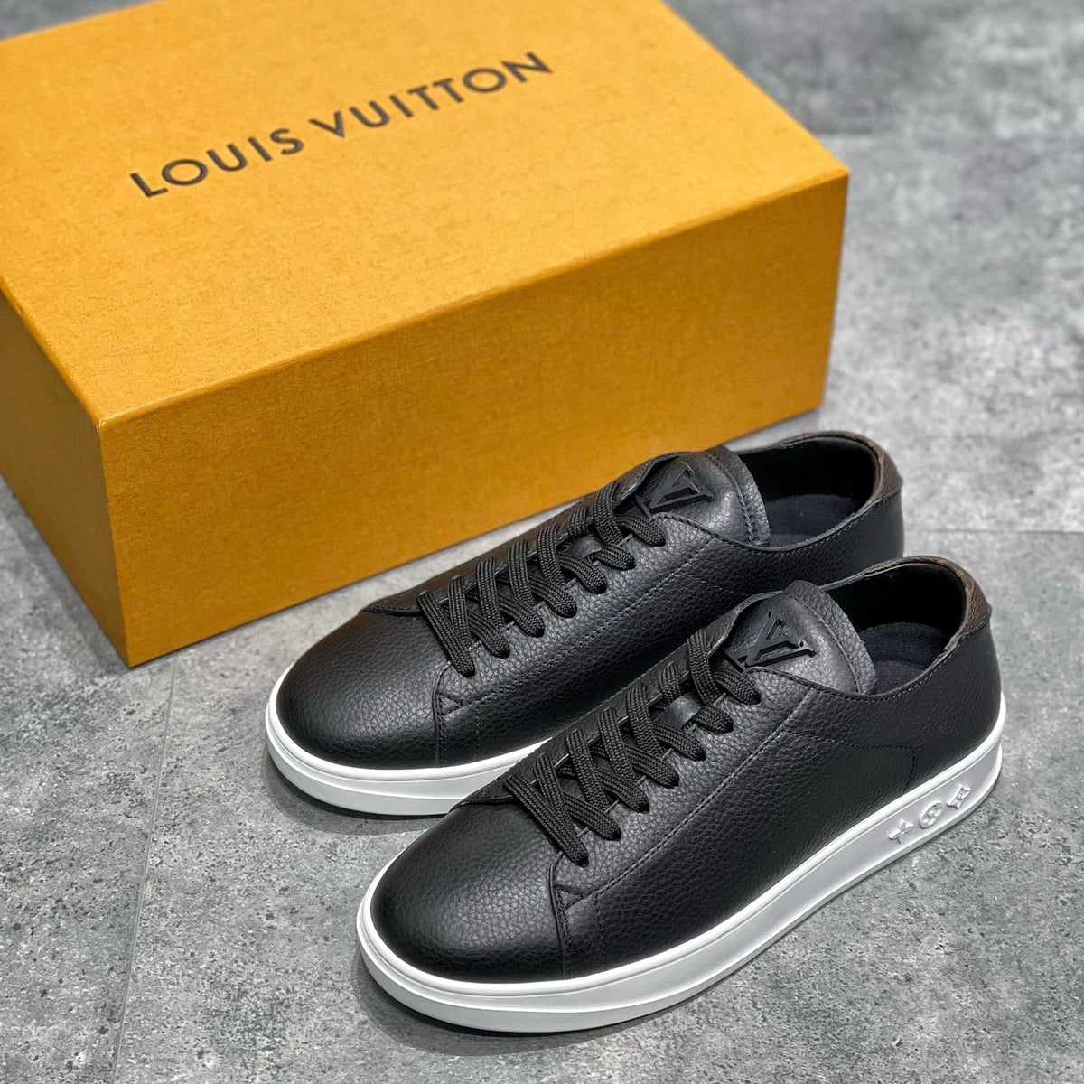 LOU RESORT TRAINERS