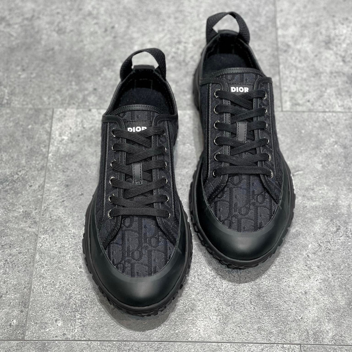 CD B28 SNEAKERS