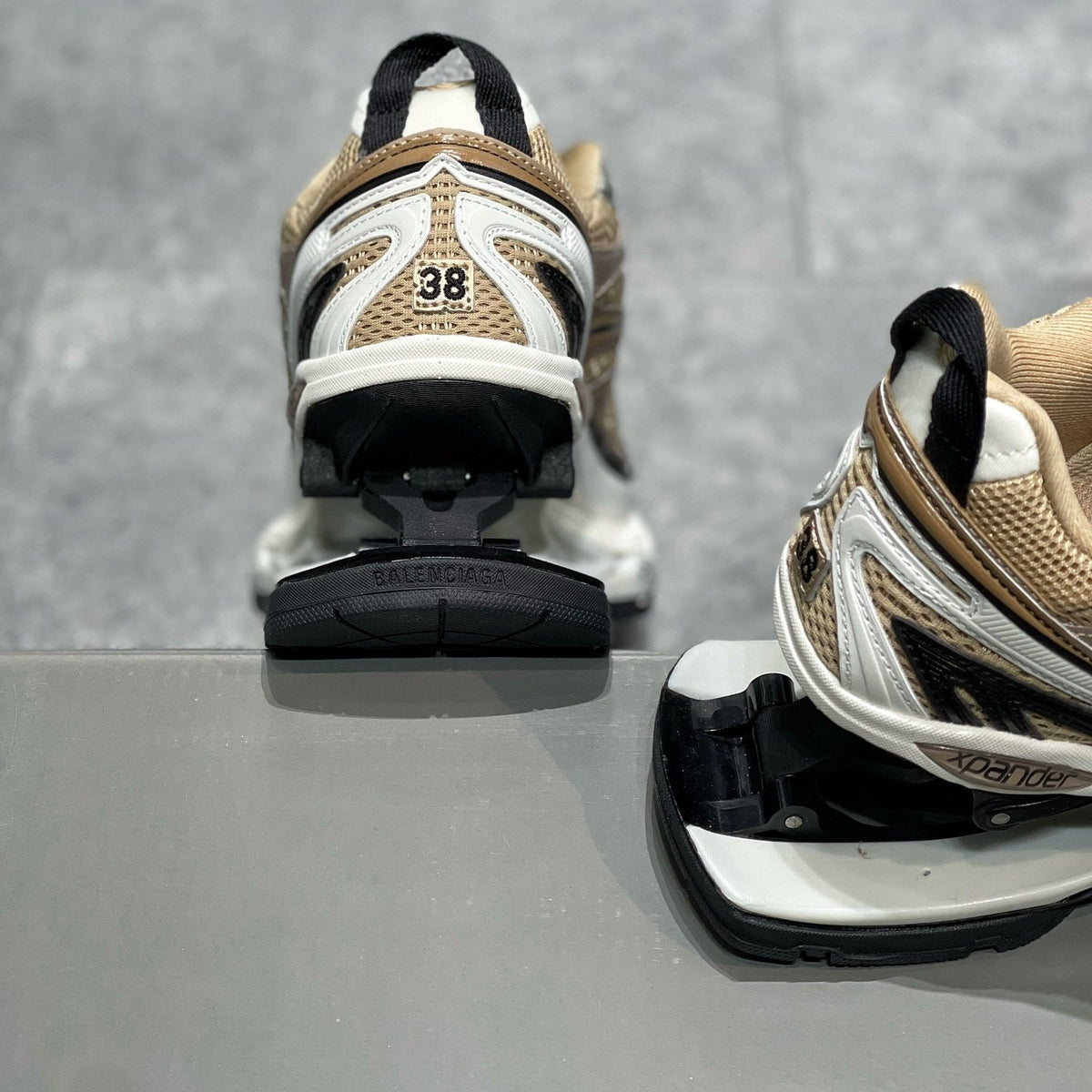 BAL X-PANDER TRAINERS