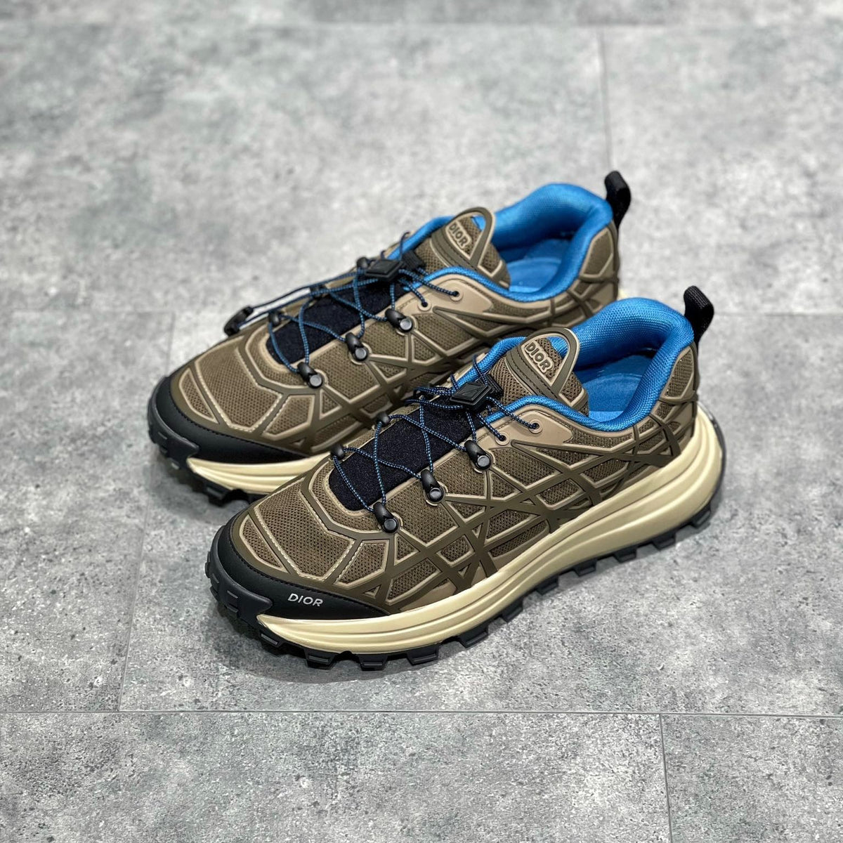 CD B31 TRAINERS