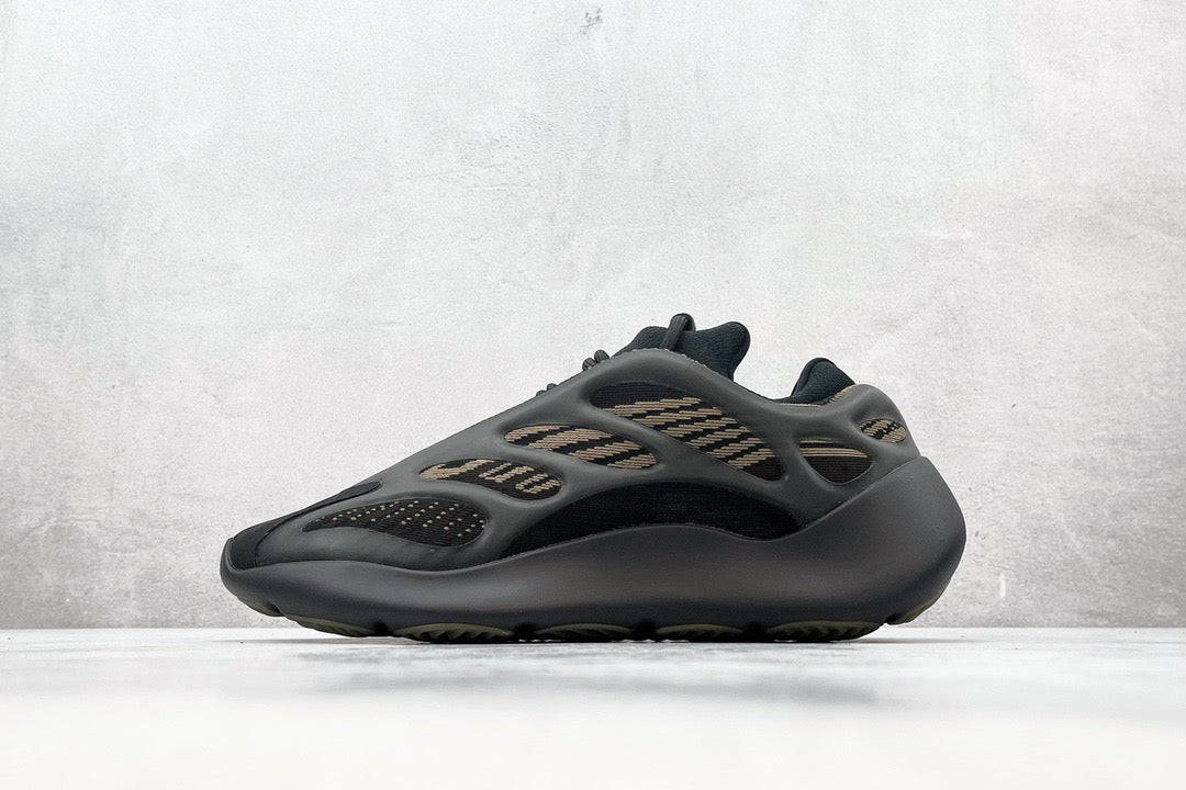 YEEZY 700 V3 CLAY BROWN