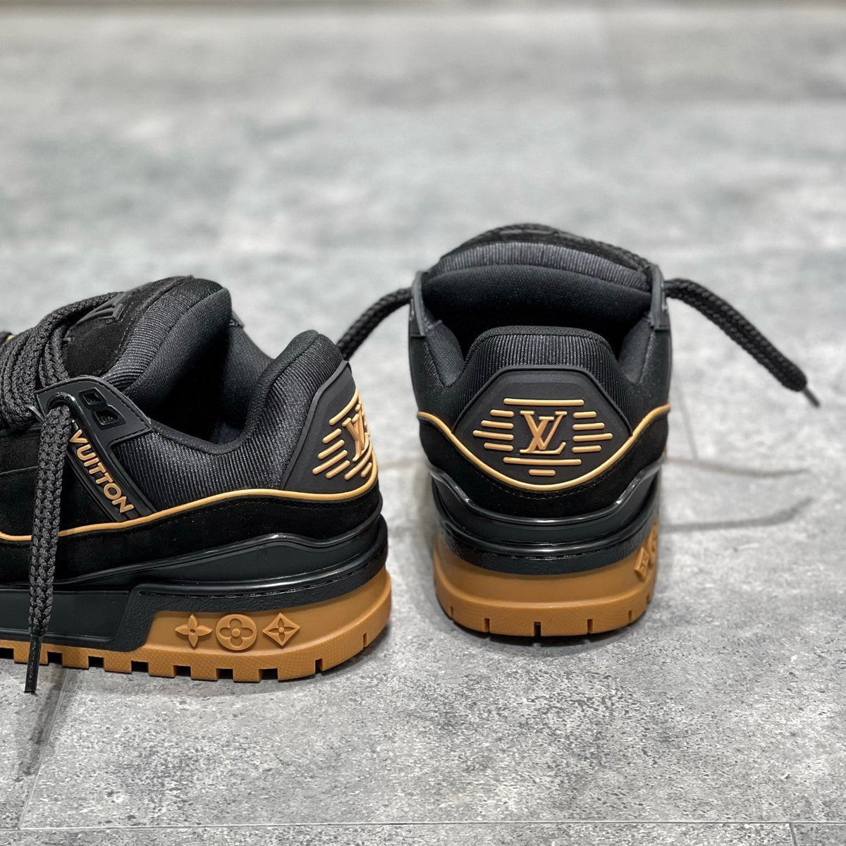 LOU TRAINERS