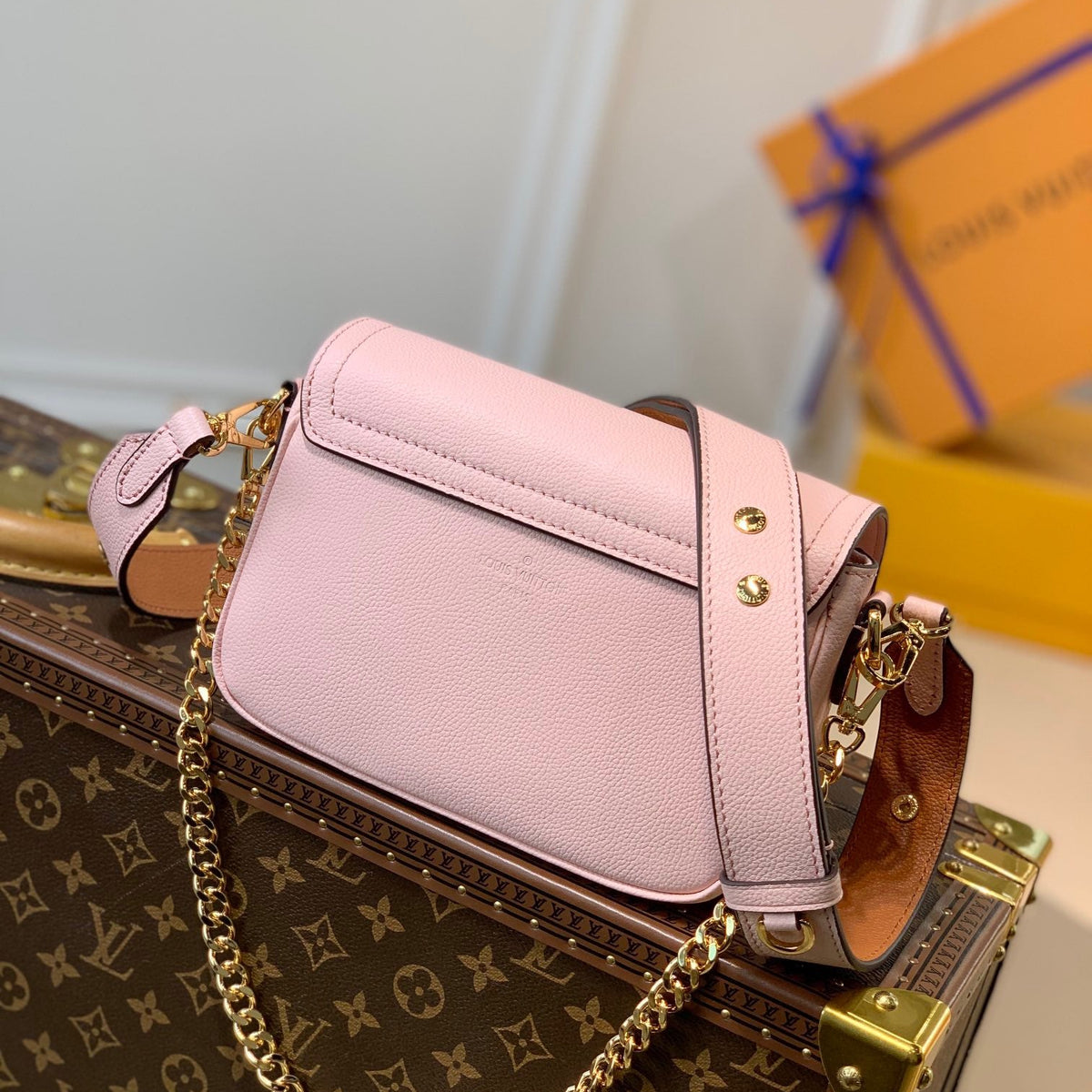 LOU LOCKME TENDER BAG