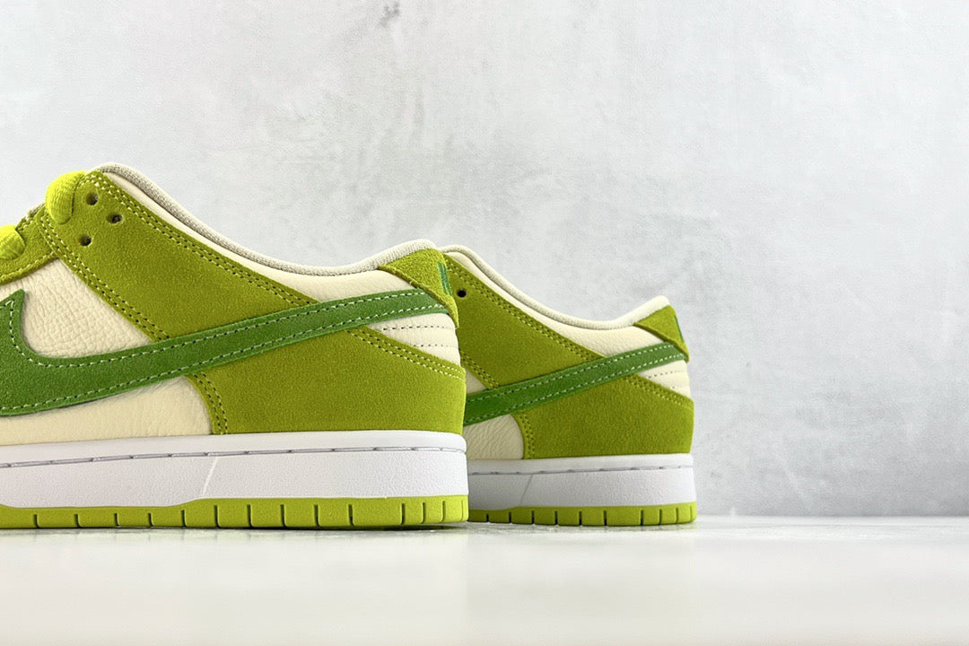 DUNK LOW GREEN APPLE