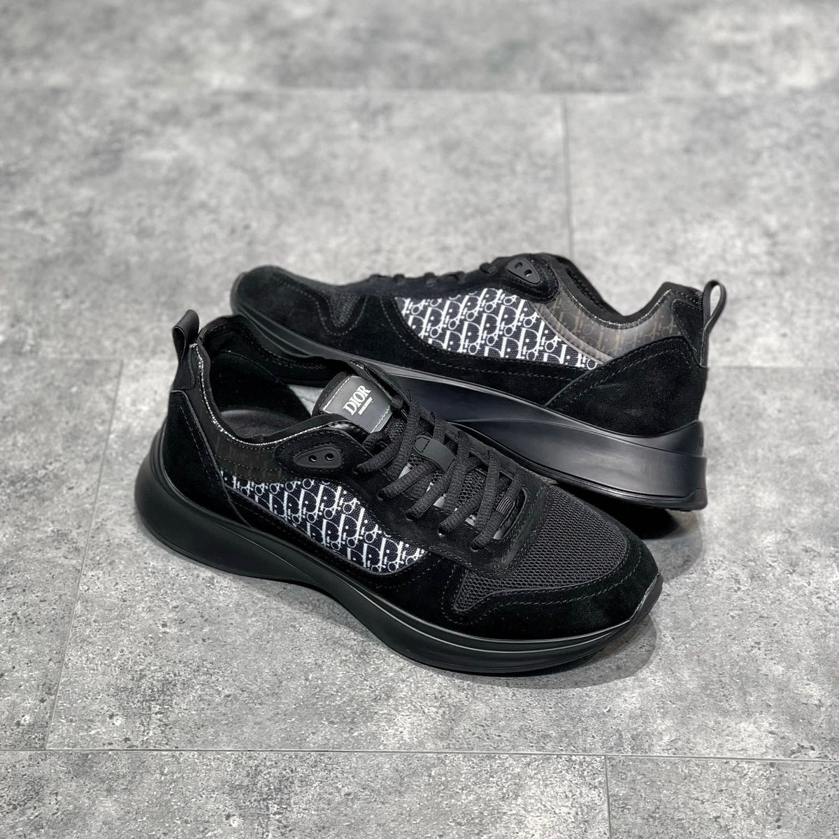 CD B25 SNEAKERS