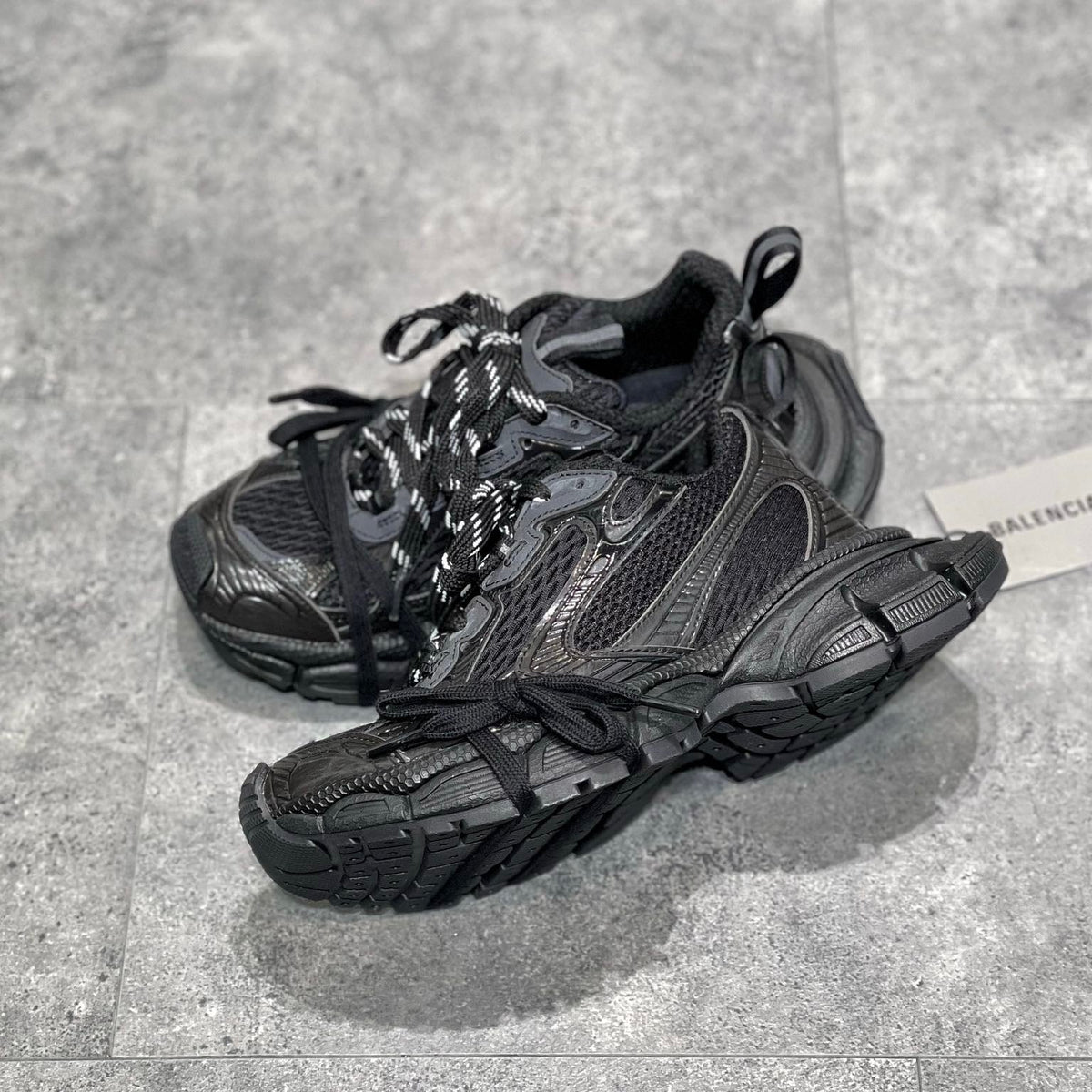 BAL 3XL TRAINERS