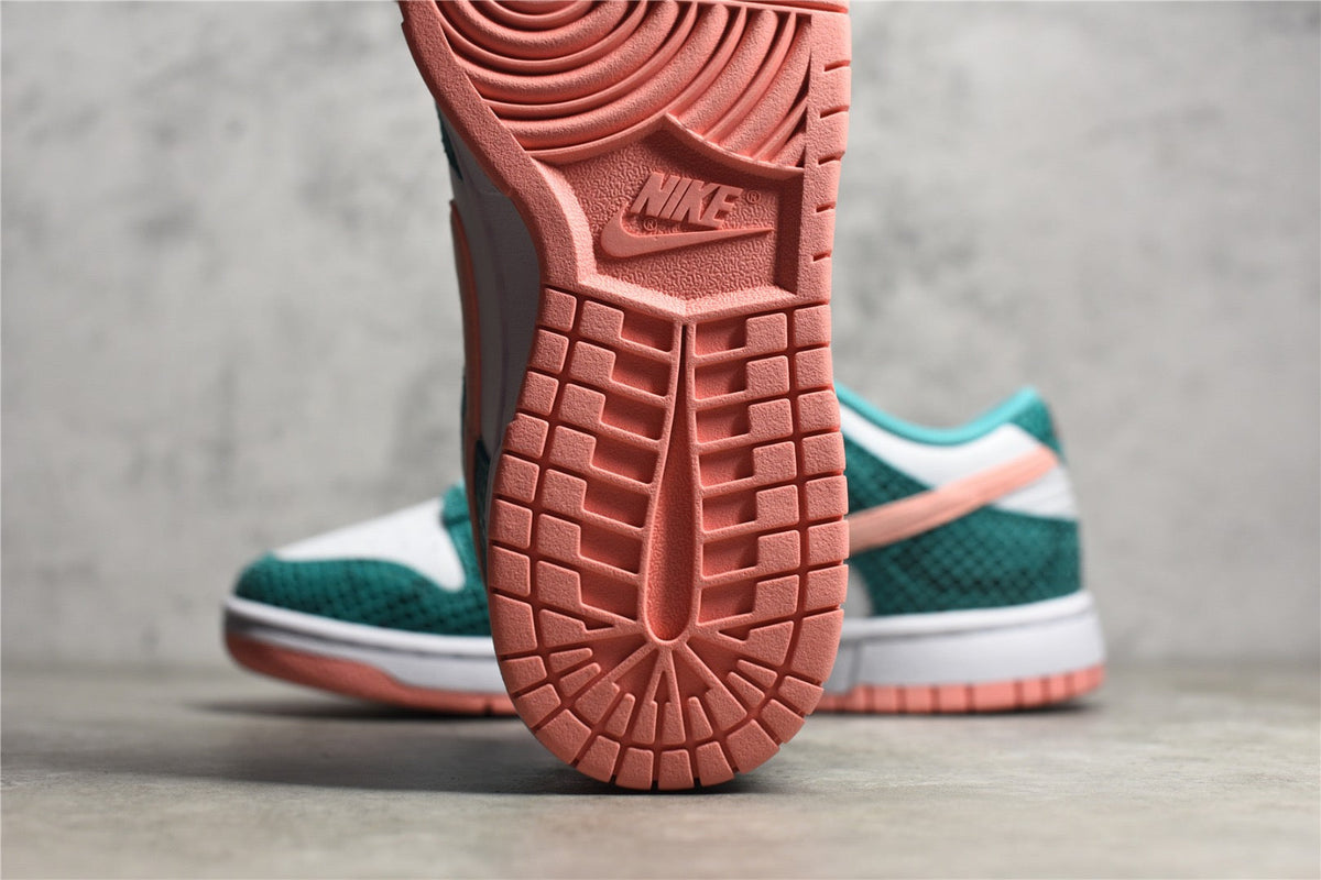 DUNK LOW SNAKESKIN