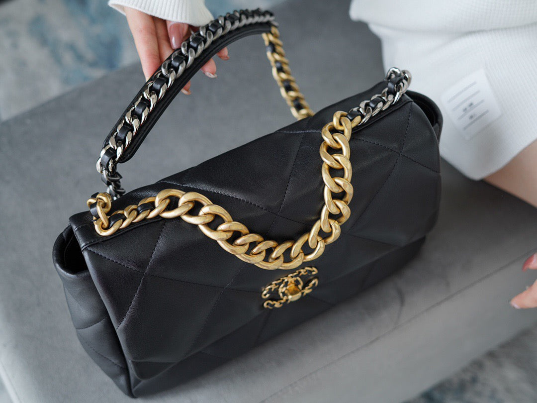 CC 19 LARGE HANDBAG
