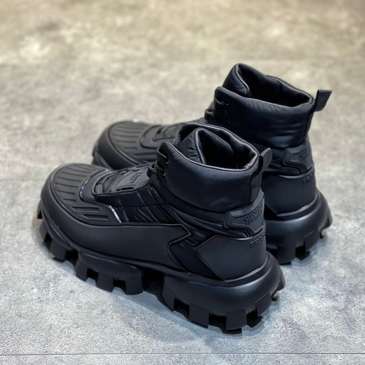 PD CLOUDBUST THUNDER SNEAKER