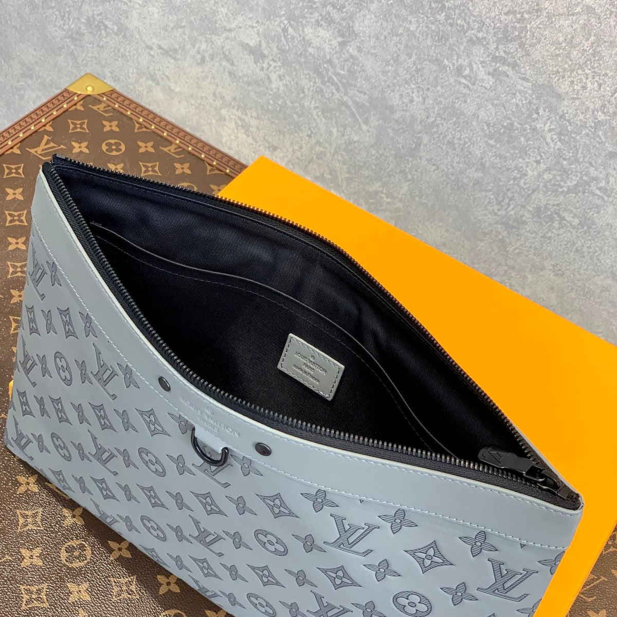 LOU DISCOVERY POCHETTE