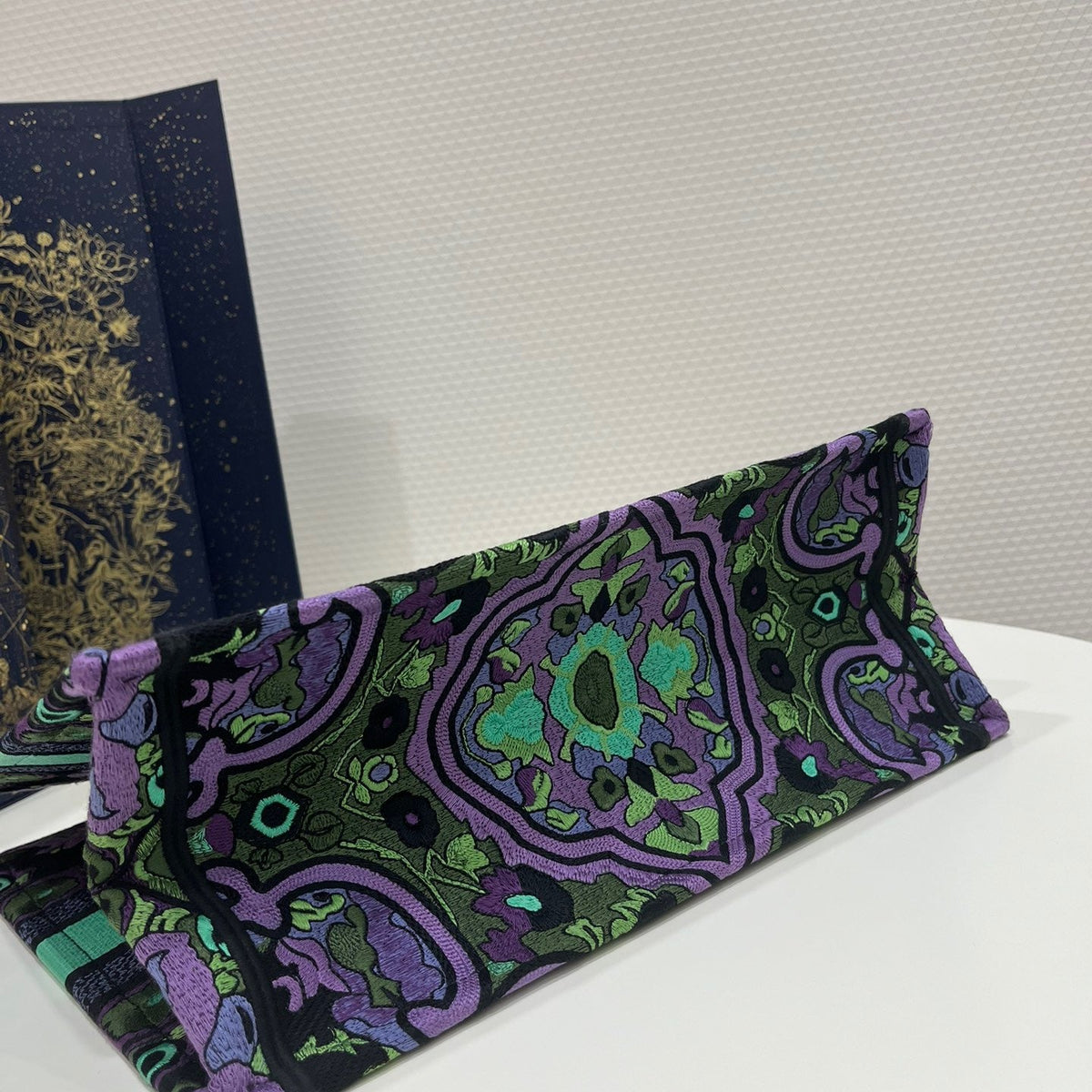 CD MEDIUM BOOK TOTE BAG