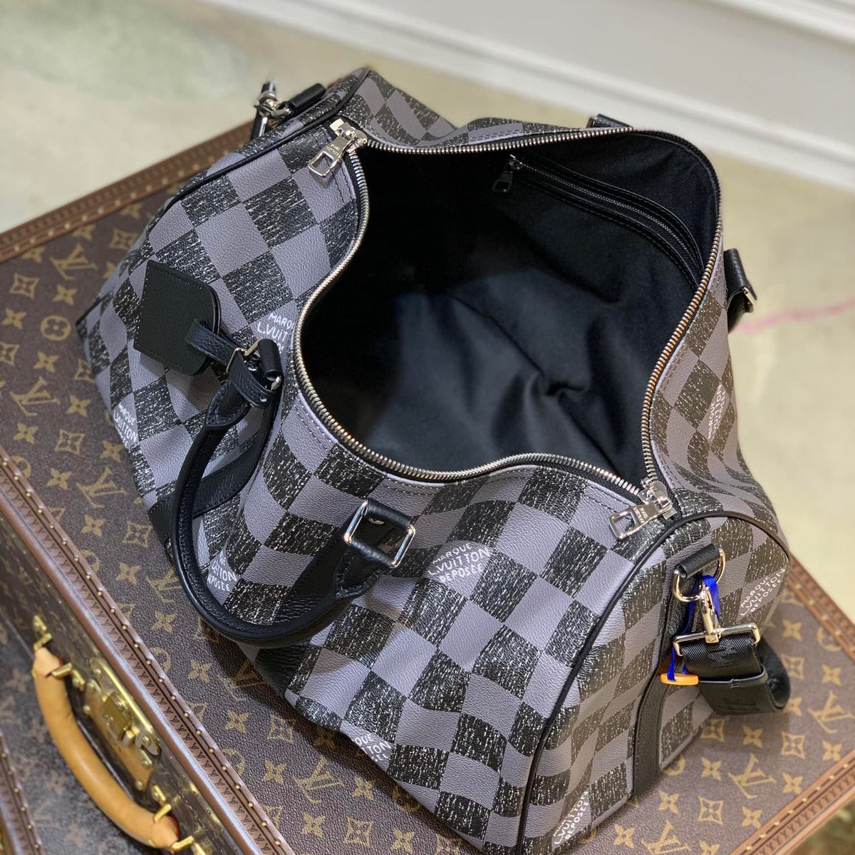 LOU KEEPALL BANDOULIÈRE 50 BAG