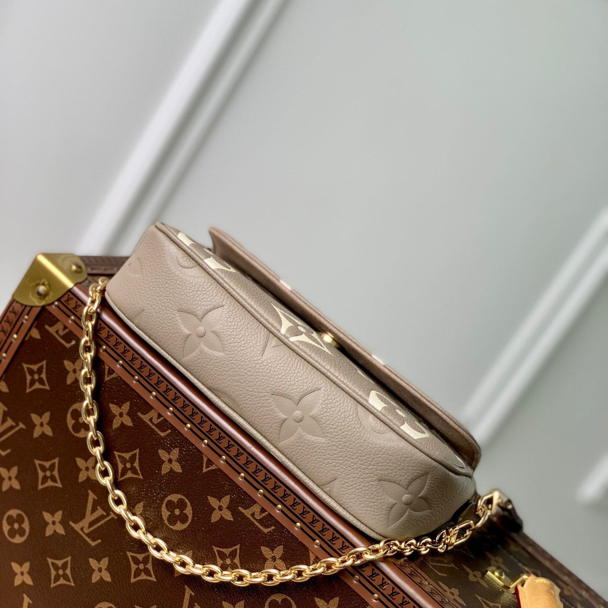 LOU IVY WALLET ON CHAIN BAG