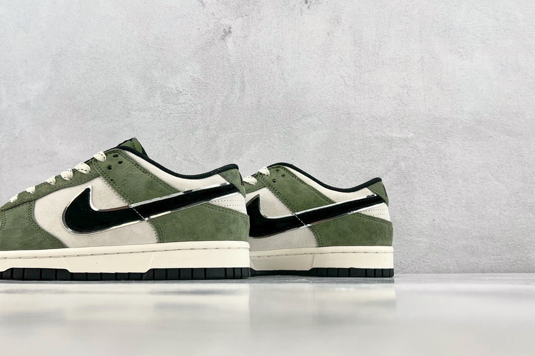 DUNK LOW x OTOMO KATUSHIRO