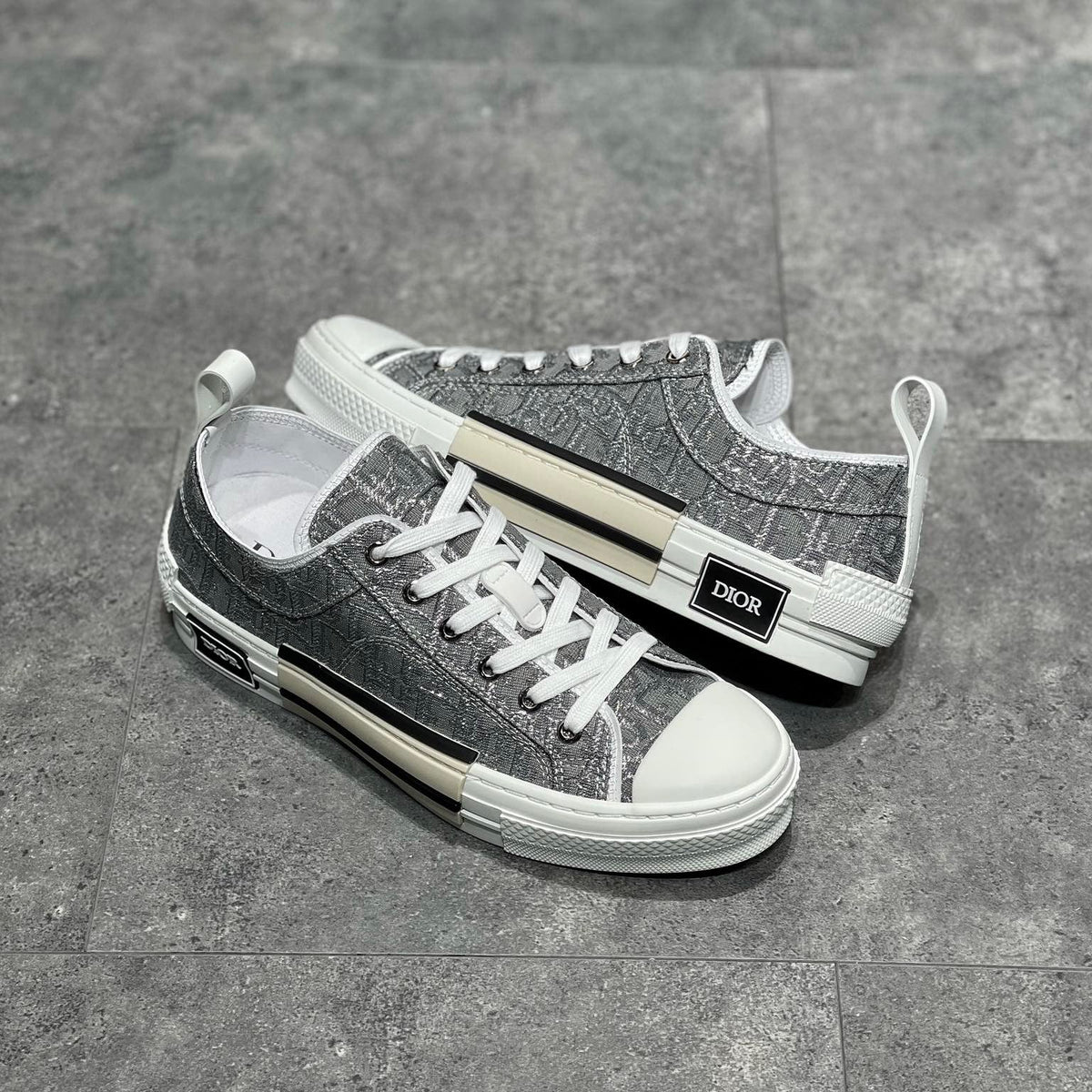 CD B23 SNEAKERS