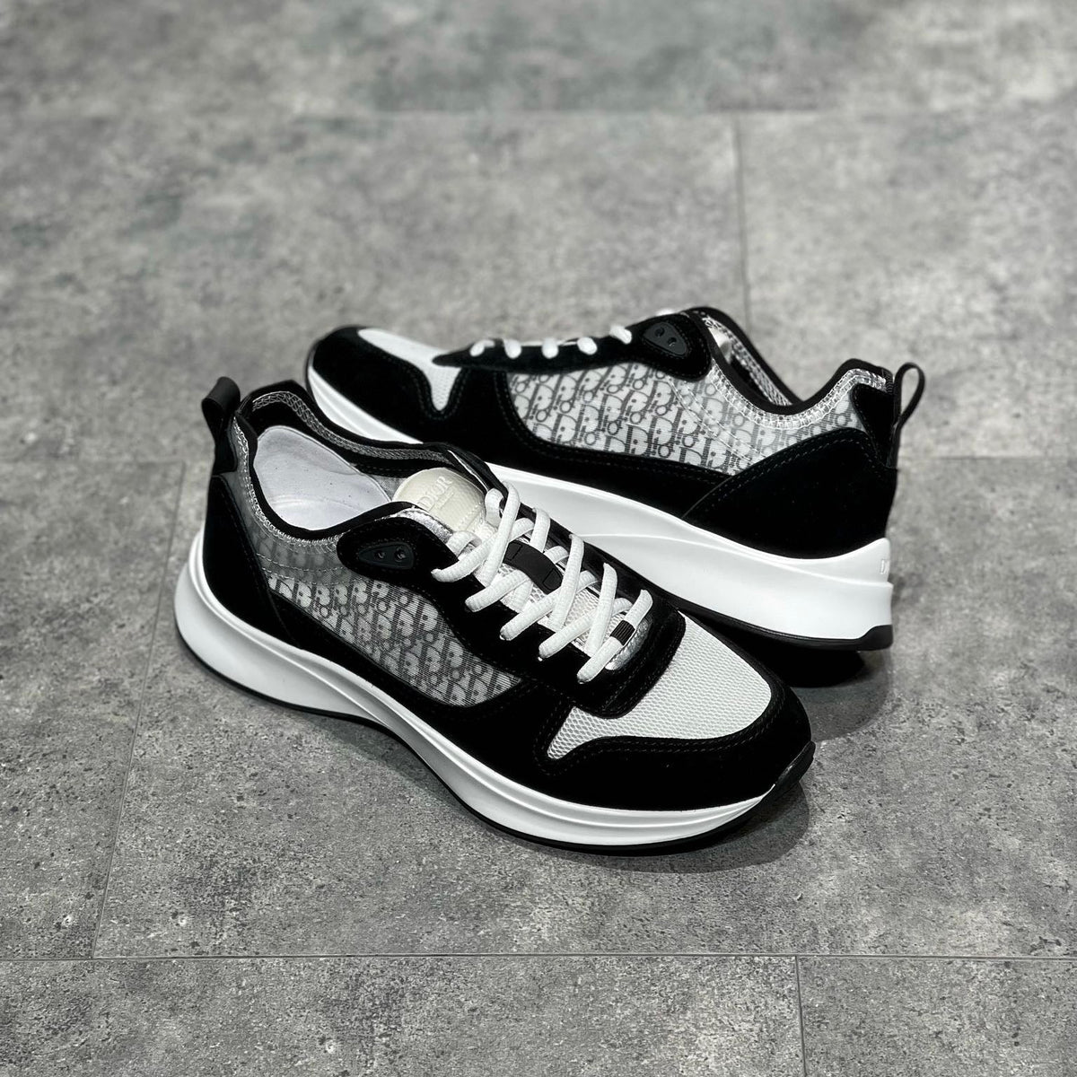 CD B25 SNEAKERS