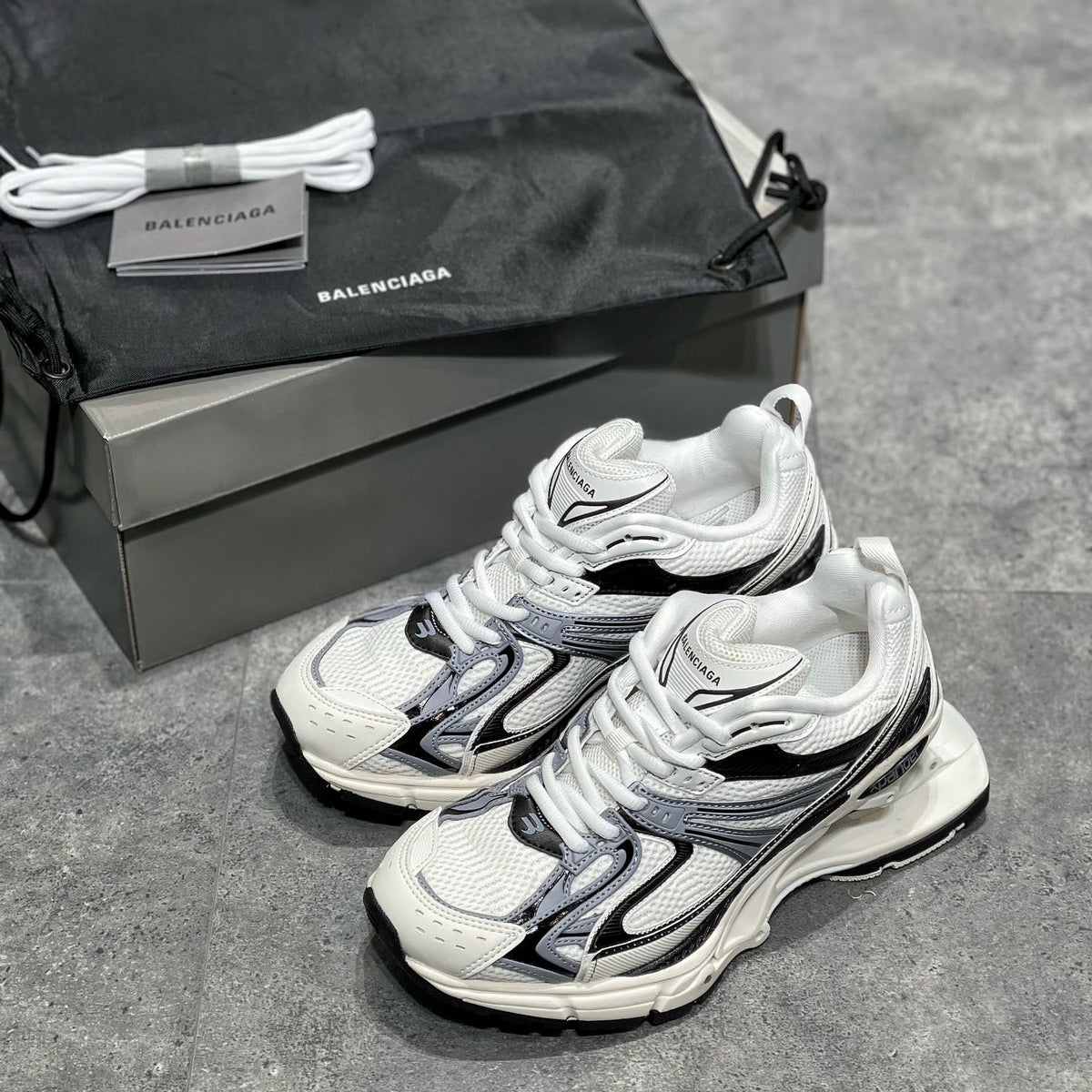 BAL X-PANDER TRAINERS