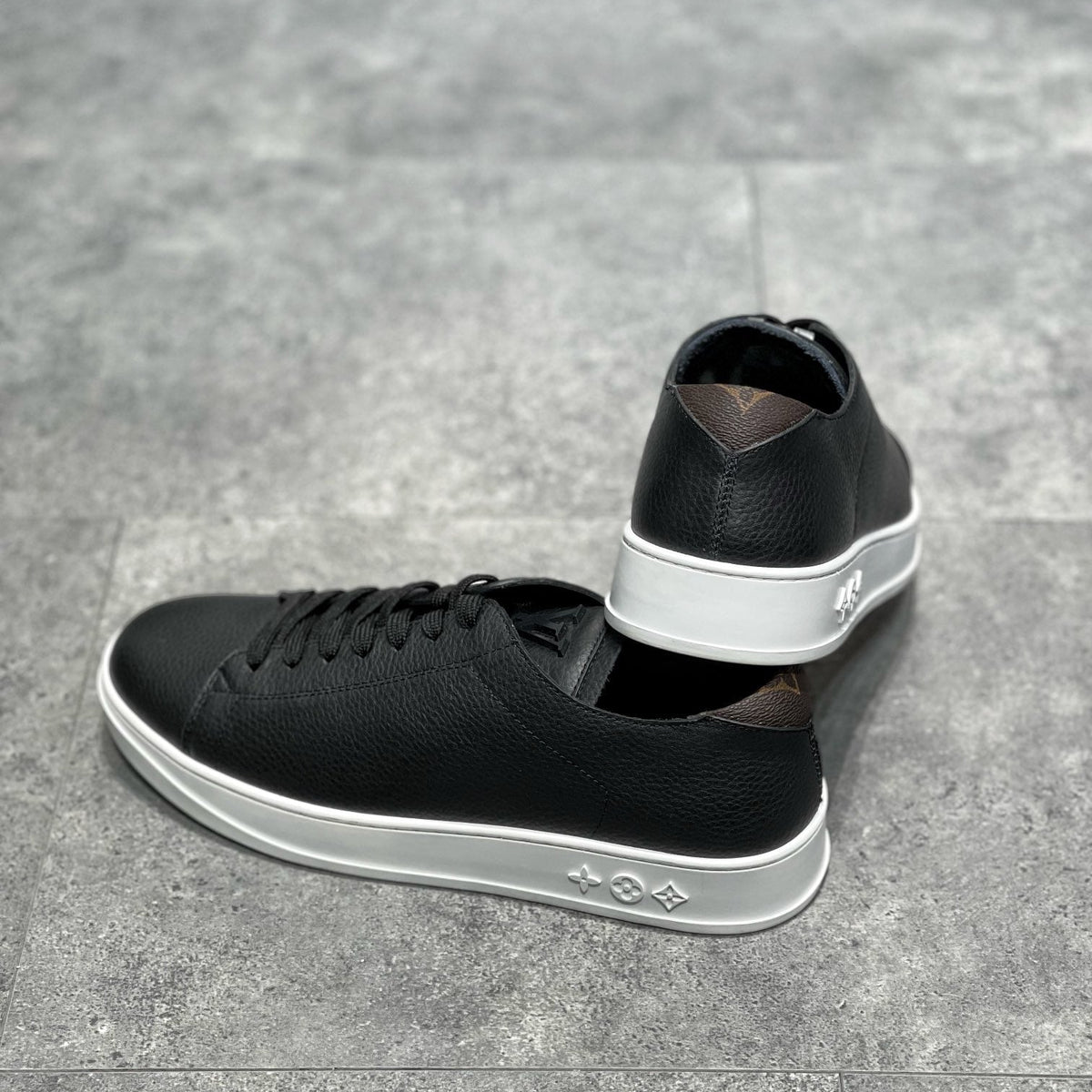 LOU RESORT TRAINERS