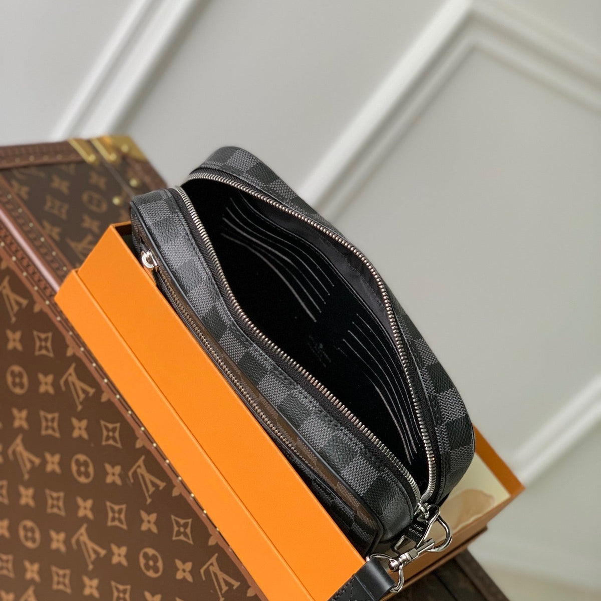 LOU POCHETTE KASAI