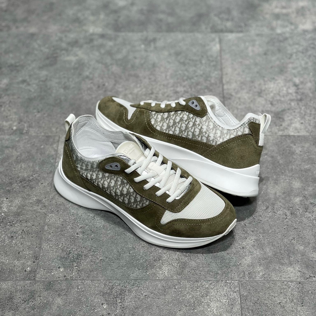 CD B25 SNEAKERS