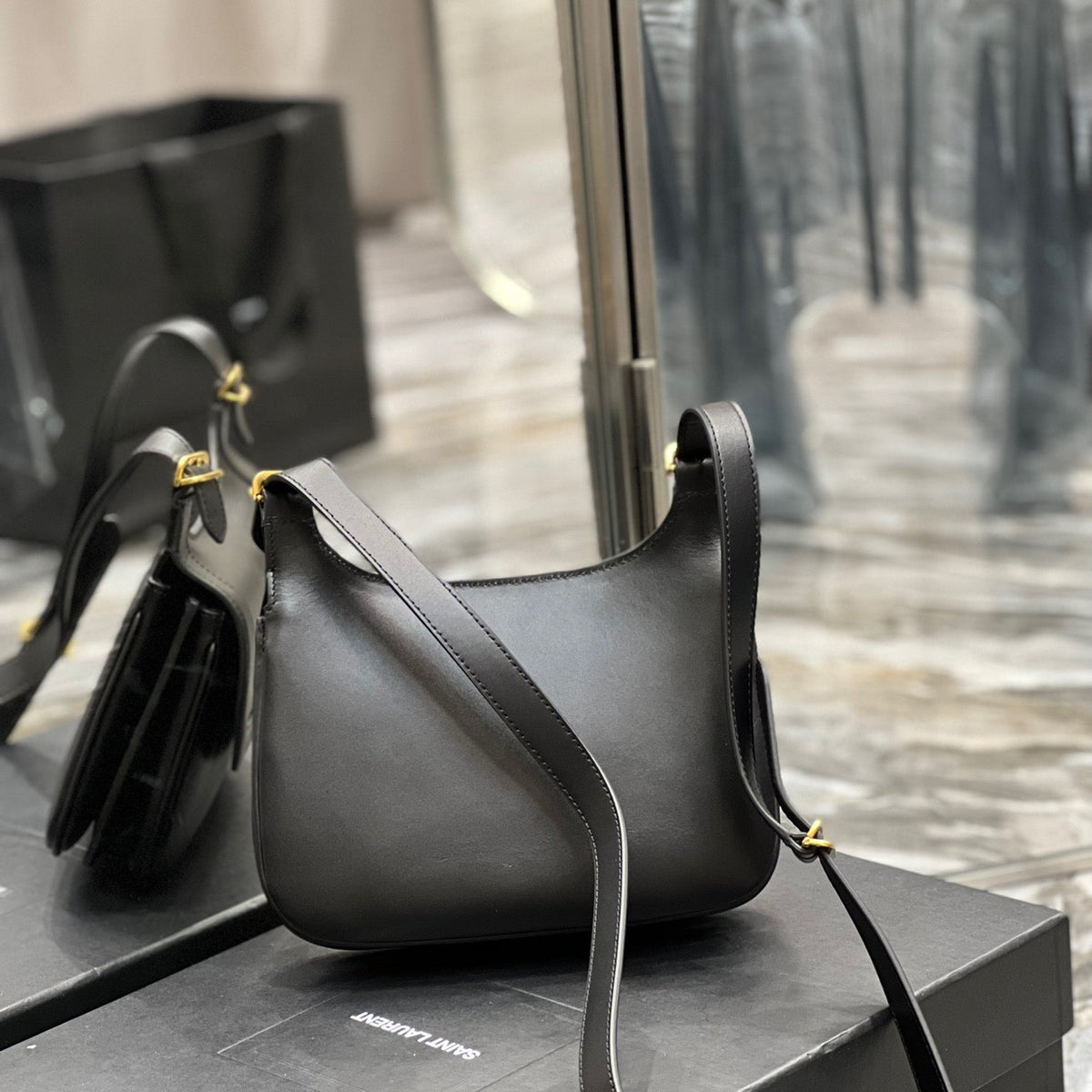 SL CHARLIE MEDIUM SHOULDER BAG
