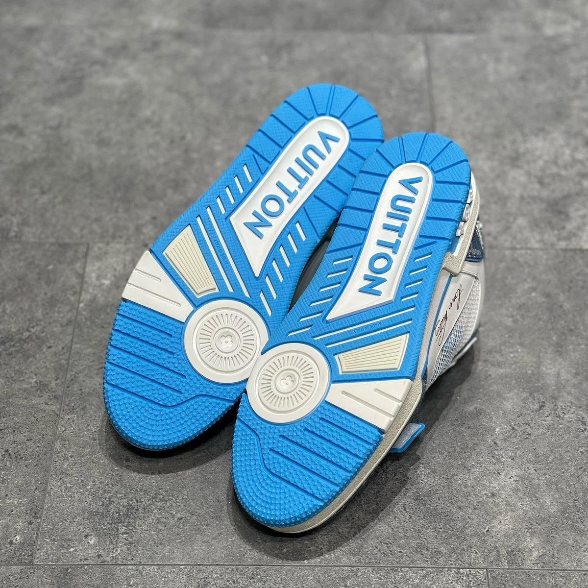 LOU TRAINERS ND