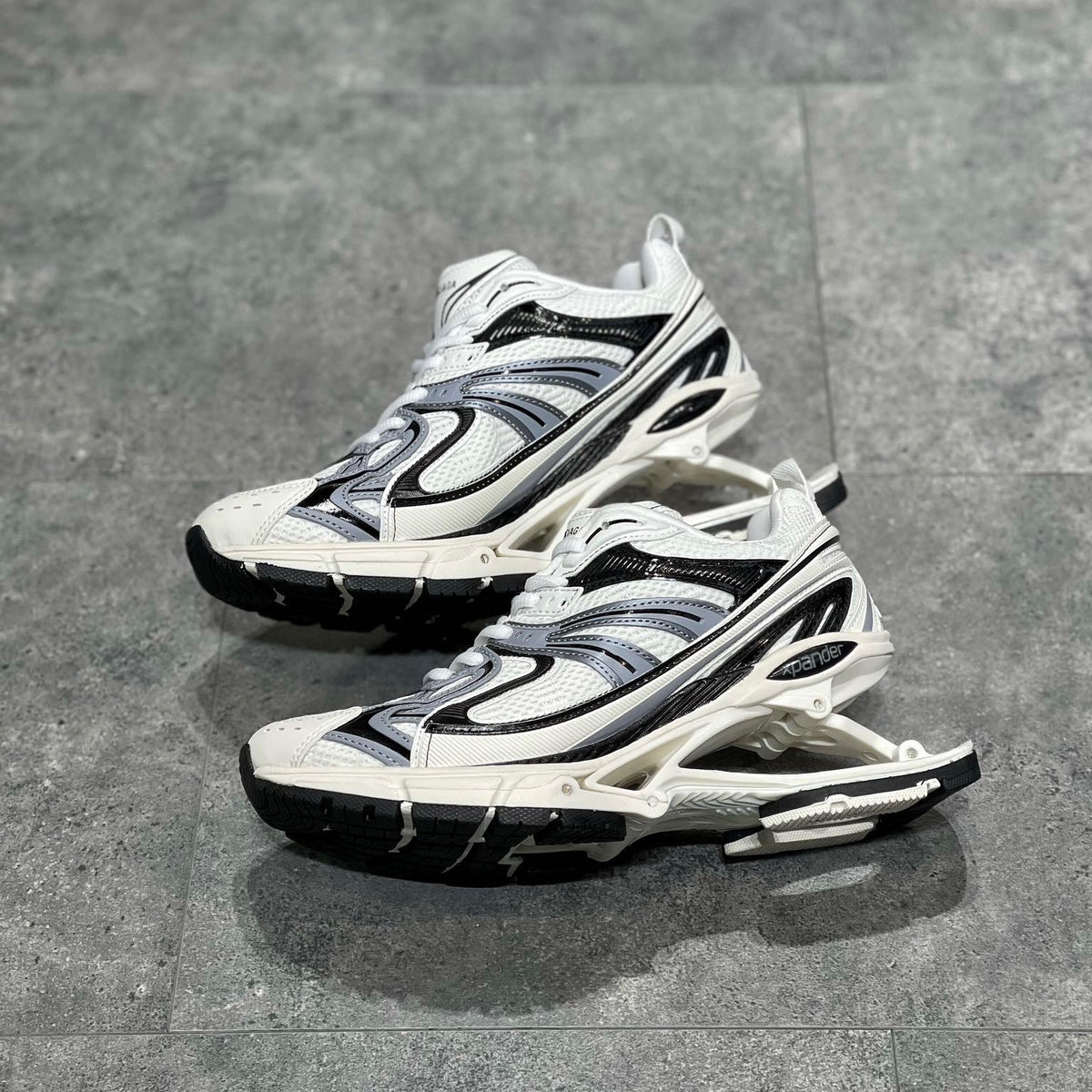BAL X-PANDER TRAINERS