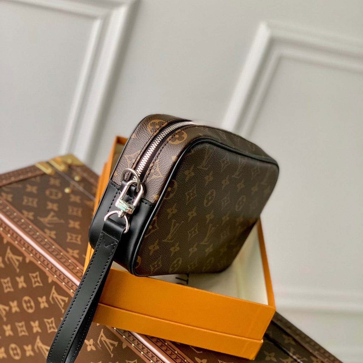 LOU POCHETTE KASAI