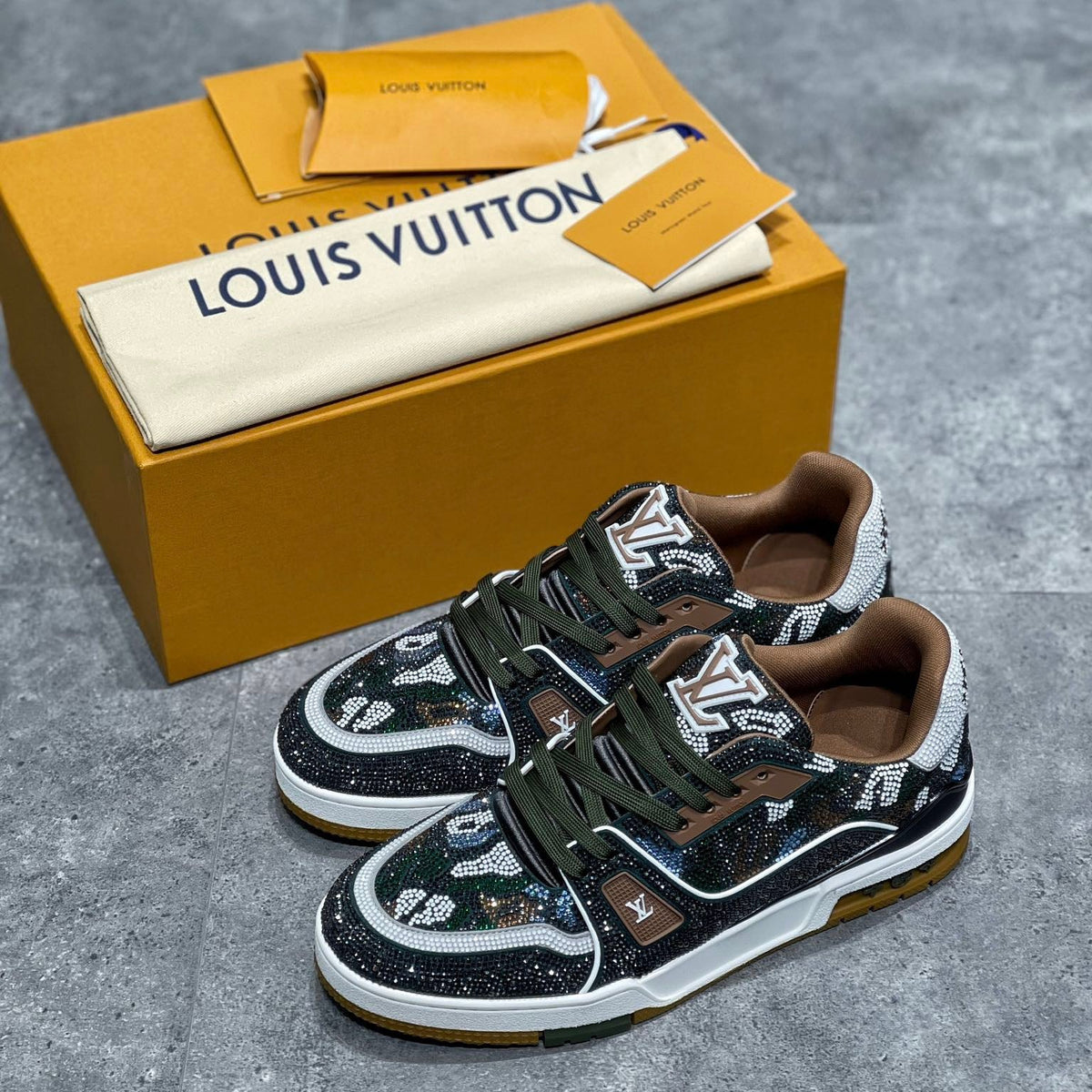 LOU TRAINERS